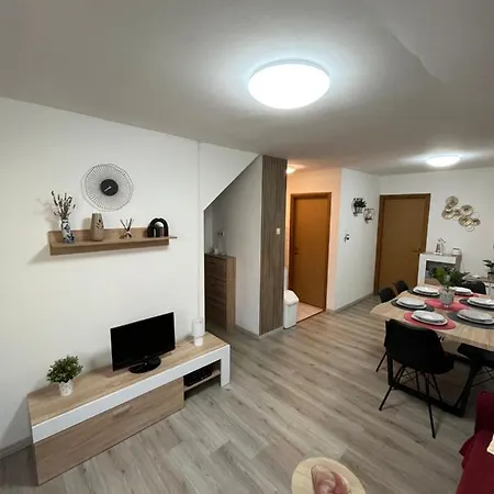 Apartamento Apartman Dvornekovic *