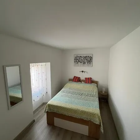 Apartman Dvornekovic Apartamento *