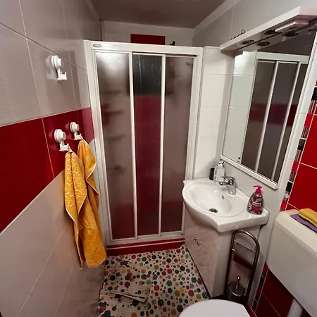 Apartman Dvornekovic *
